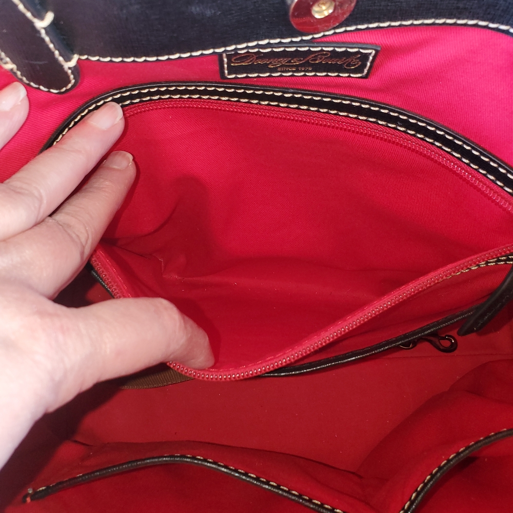 Black Leather Tote Bag with Contrast Stitching - Picture 11 of 14